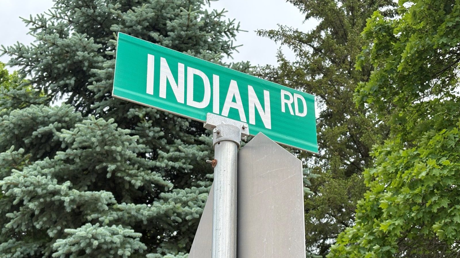 Името на Indian Road за дебат от градския съвет в Онтарио