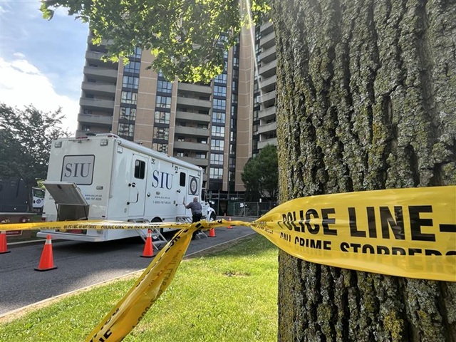 Toronto officer dead after gunfire breaks out during raid tied to U.S. Consulate shooting