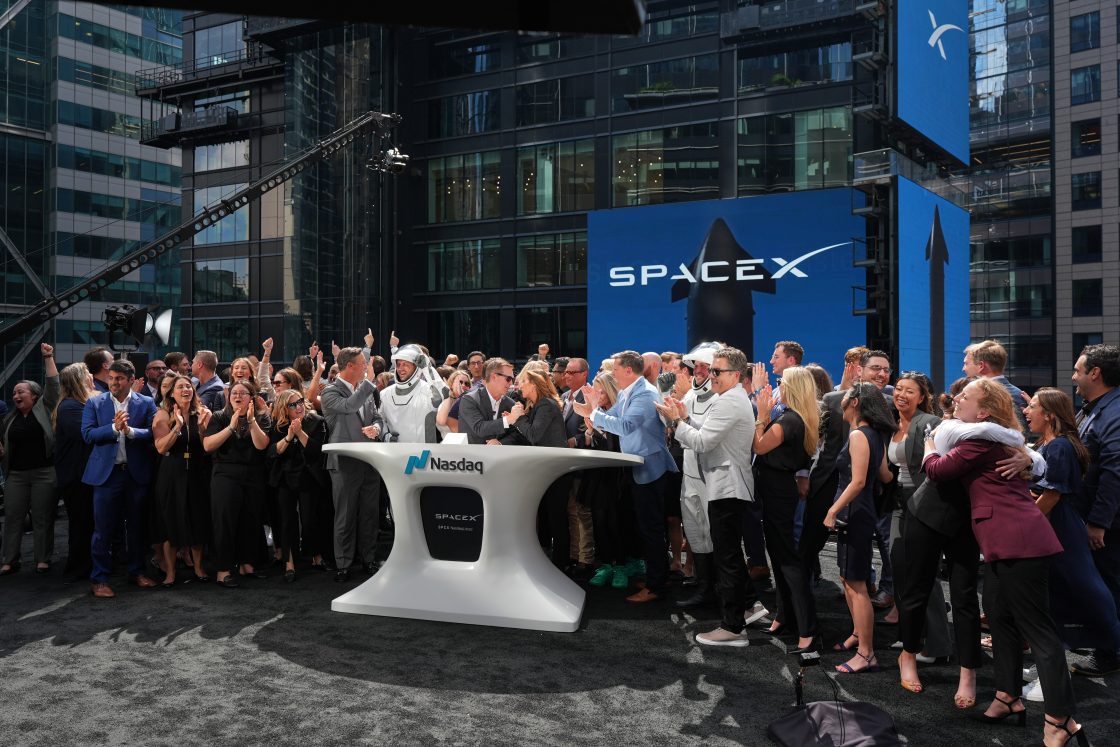 SpaceX изпреварва Amazon, за да стане 5-та най-ценна компания в света