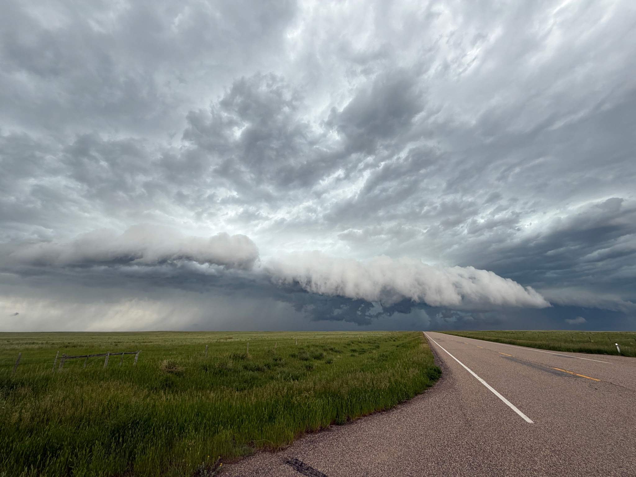 Environment Canada issues tornado warning for parts of Manitoba