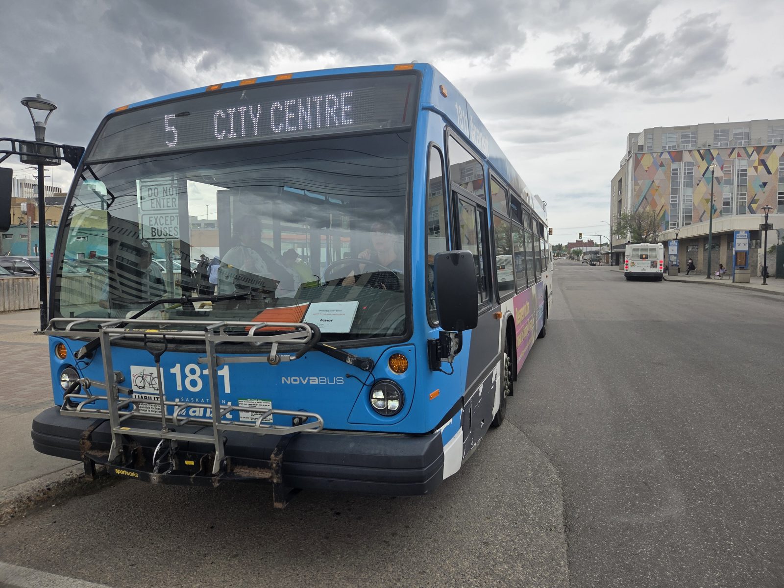 Подзаконовият акт на Saskatoon Transit в сила за насърчаване на безопасна, чиста и приветлива система