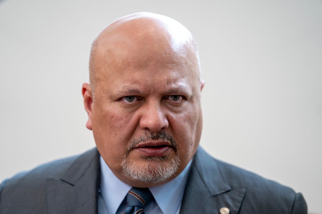 Главният прокурор на ICC е отстранен заради предполагаемо сексуално неправомерно поведение със сътрудника