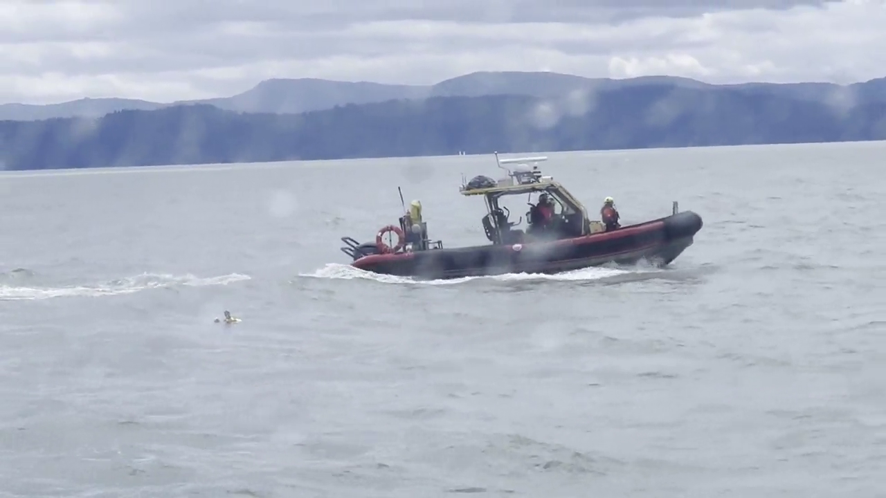 B.C. couple who saved 3 people after boat sinking say ‘wear your life-jacket’