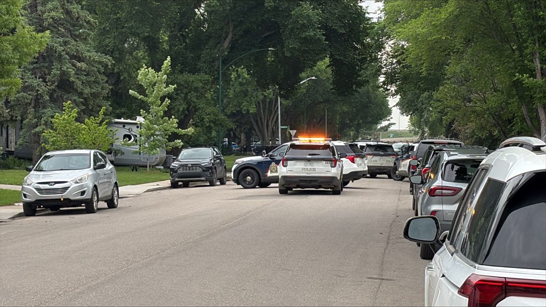 Saskatoon Police Engaged In Standoff, Asking Drivers To Avoid Block Of Melrose Avenue - Beritaja