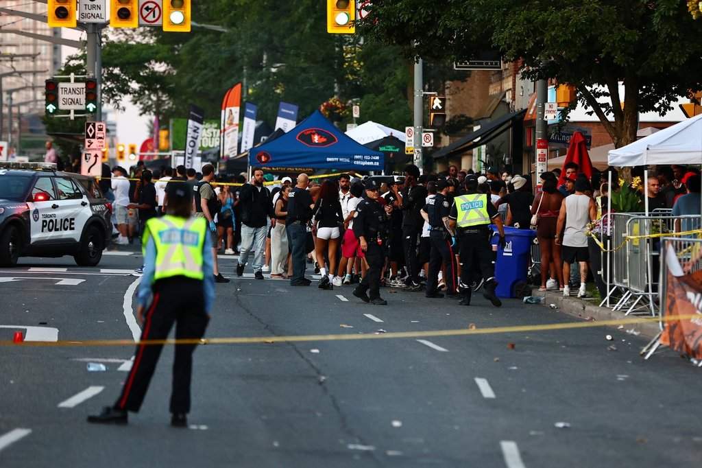 Image linked from the original feed: Suspects arrested in Salsa on St. Clair shooting, Toronto police chief says