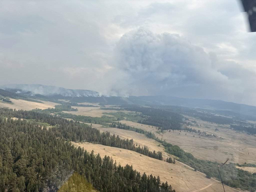 Wildfires near Clinton, B.C. merge, stretching nearly 670 square kilometers