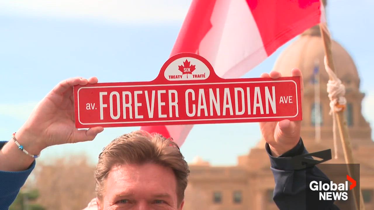 Forever Canadian казва, че книгите са чисти, докато Даниел Смит поставя под съмнение финансите на трети страни