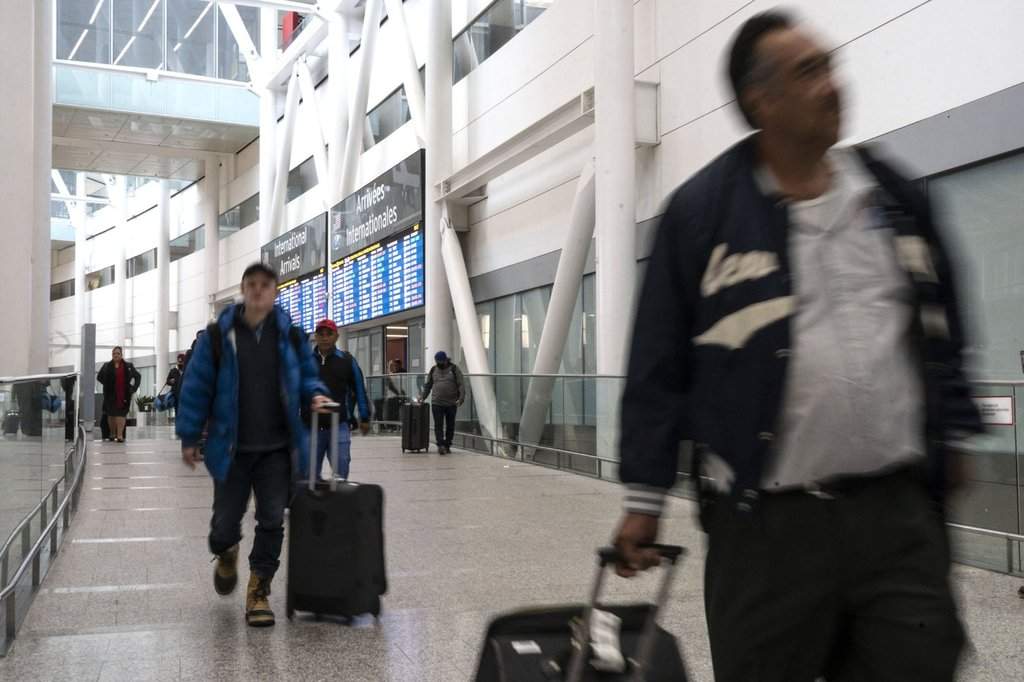 Many Canadians unaware federal travel advisories can void insurance: survey