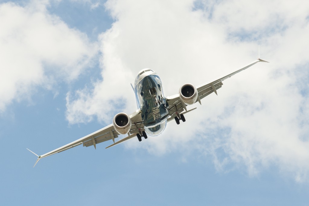 Издирването е в ход, след като товарен самолет Боинг 737 изчезна край бреговете на Пакистан
