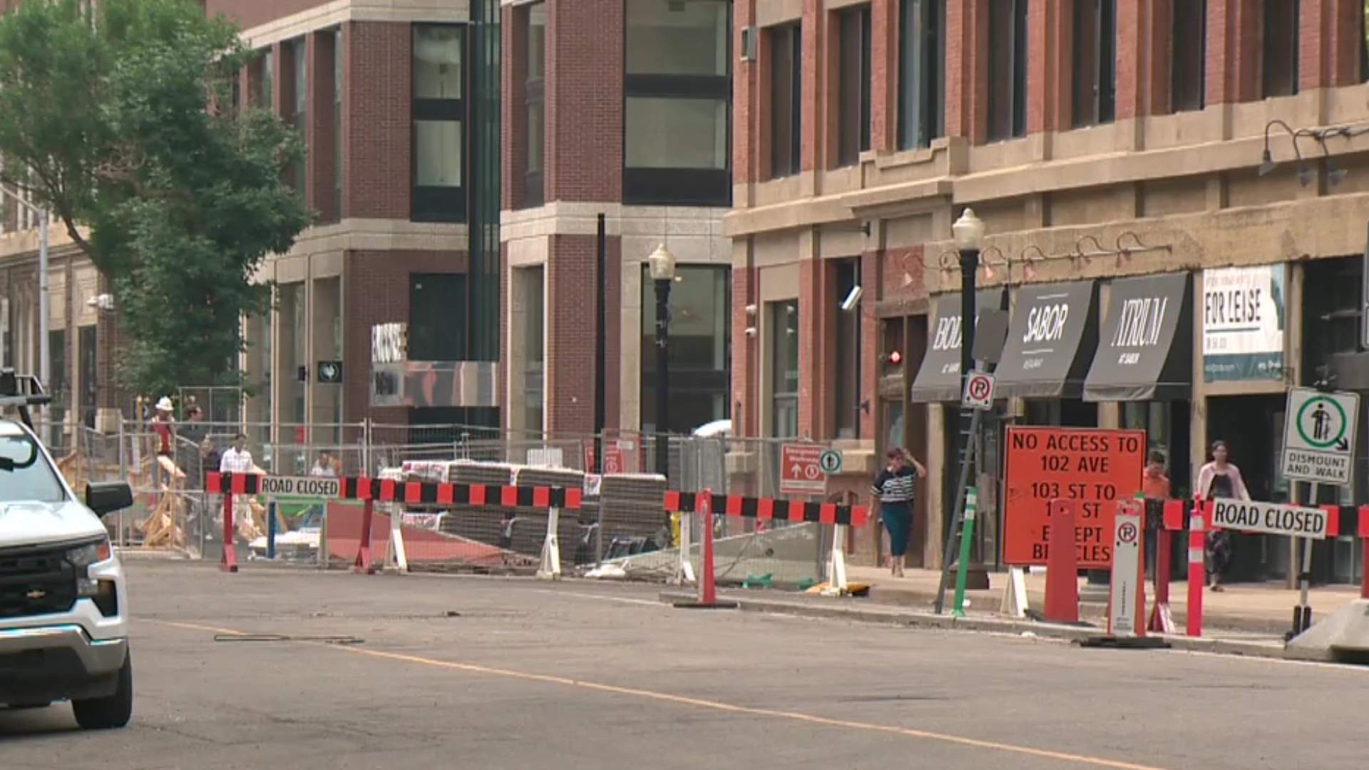Downtown Edmonton retailers dig in amid rash of restaurant closures: ‘Not going anywhere’