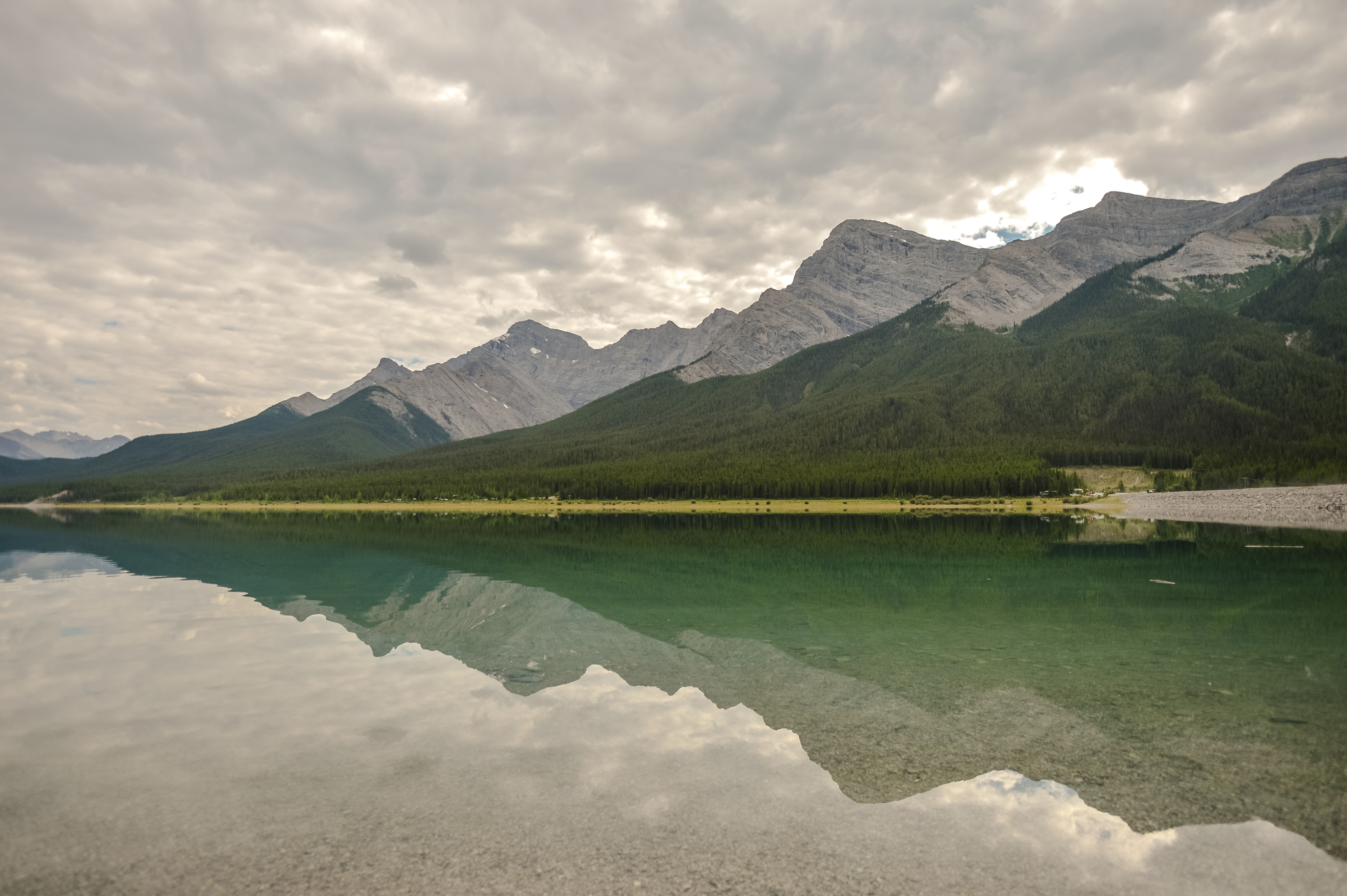 Young woman slips and dies while hiking in Kananaskis
