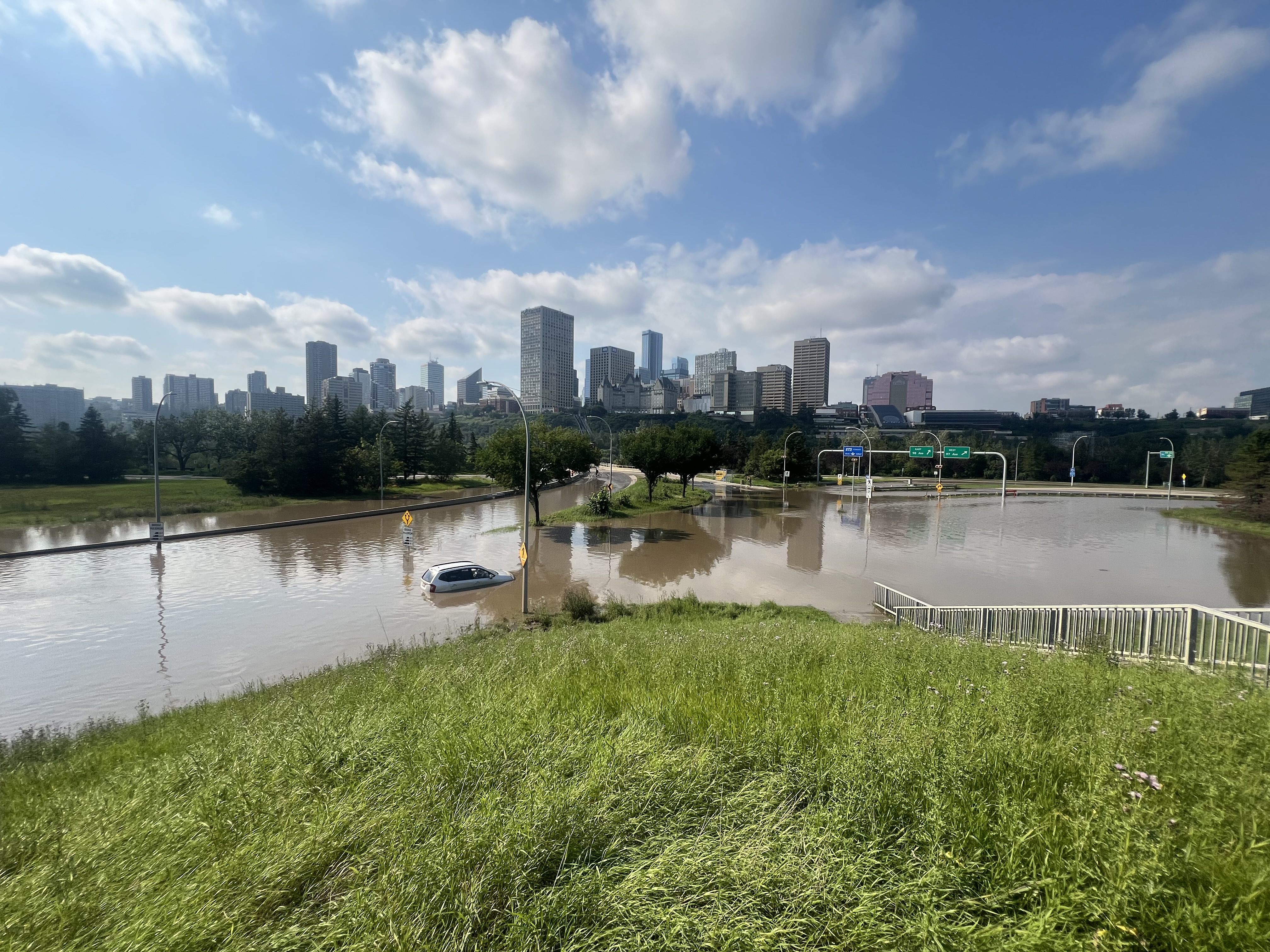 Monday thunderstorm floods roads, halts traffic and transit across Edmonton