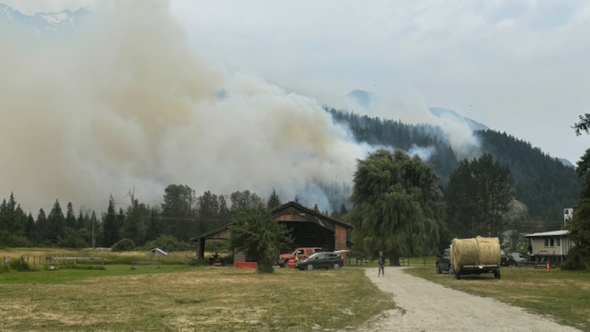 ‘Pretty scary’: Pemberton residents ready to leave as wildfire fight continues