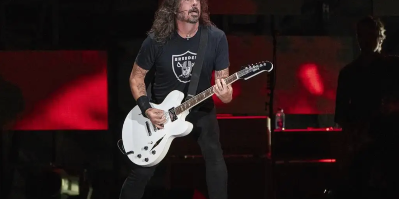 5 Foo Fighters Covers You Didn't Know Existed (Including Ones with Taylor Hawkins on Lead Vocals)
