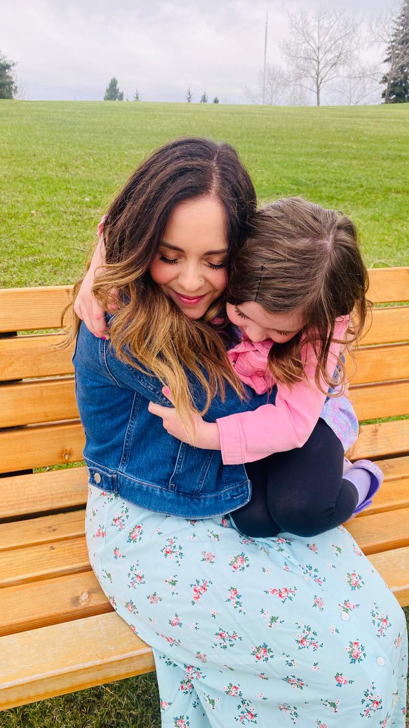 Teela Tomassetti and her daughter in 2026.