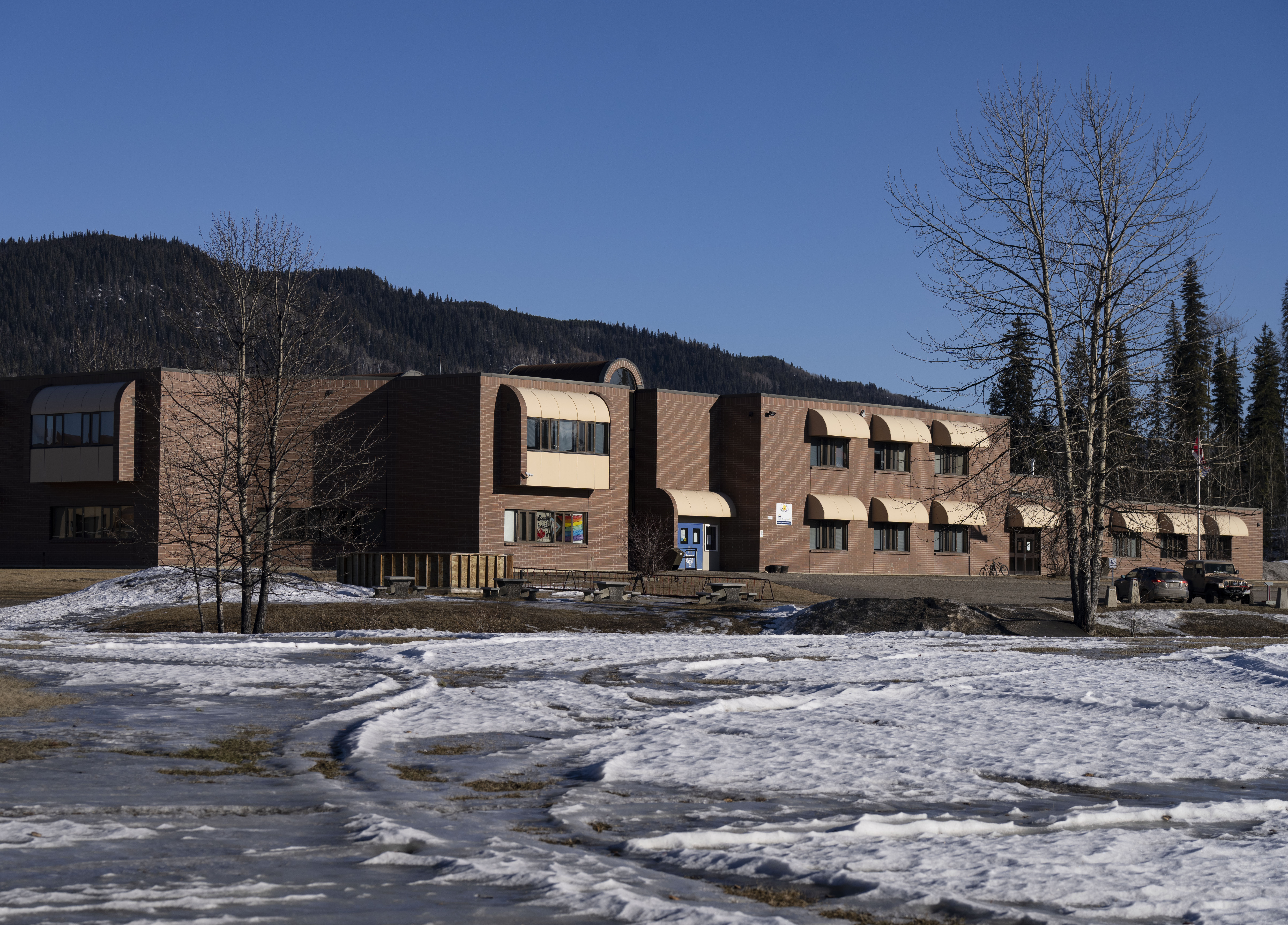 Започва разрушаването на средно училище Tumbler Ridge след масова стрелба