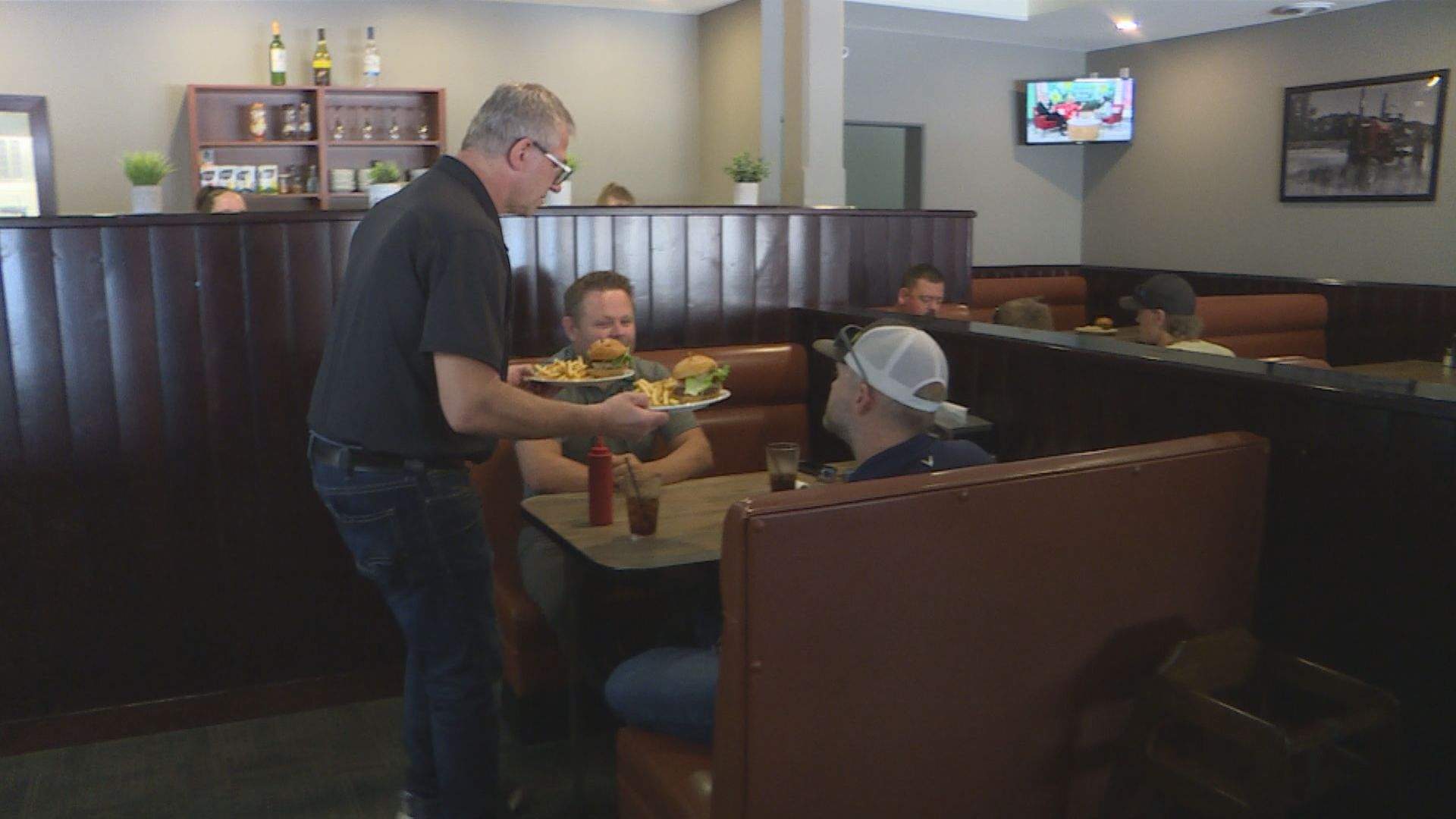 Manitoba diner's viral challenge attracts international visitors