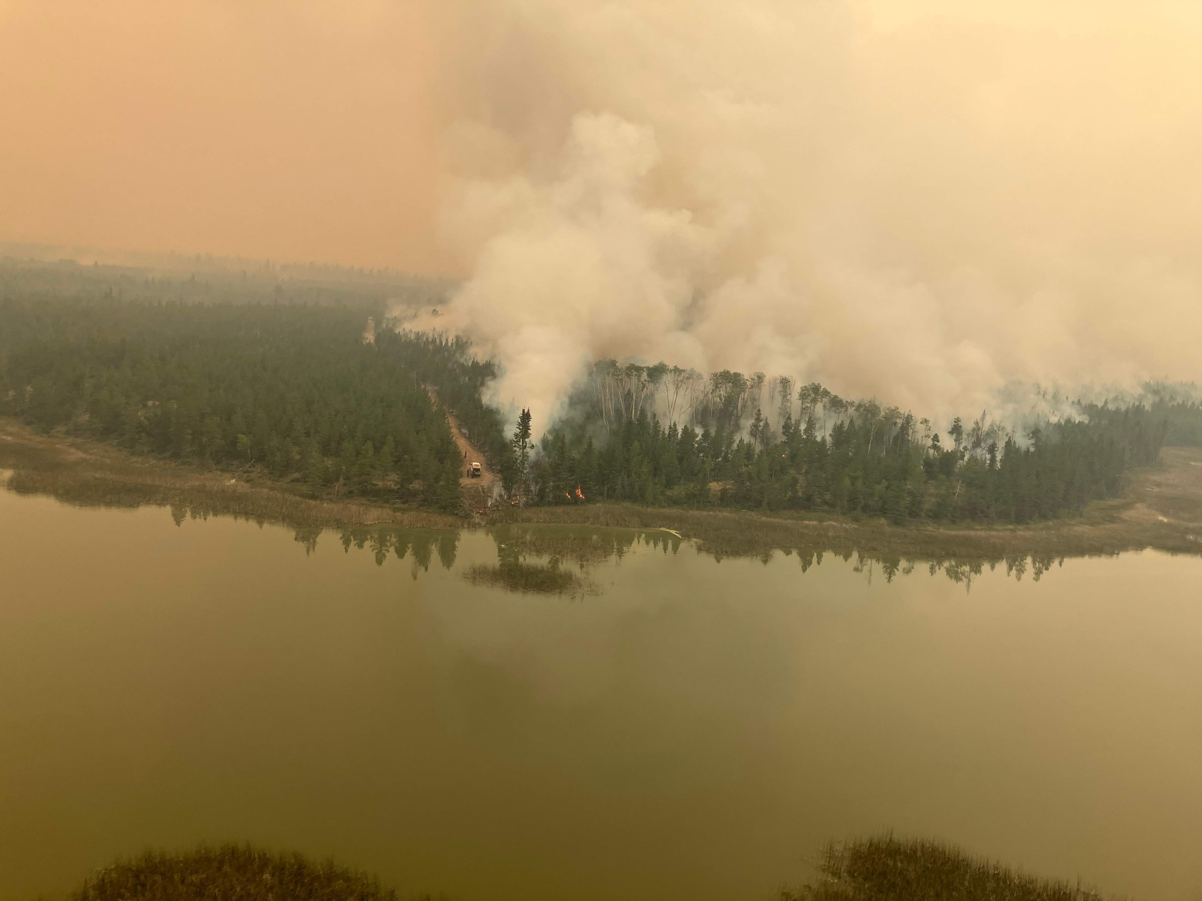 Clinton, B.C. under evacuation alert as Fiftynine Creek wildfire grows