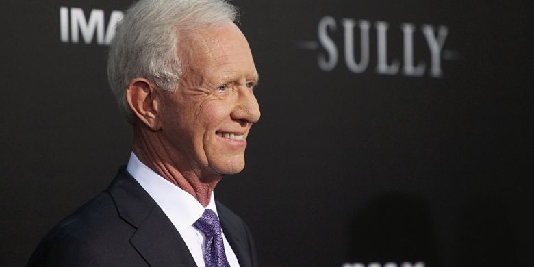 'Miracle on the Hudson' pilot Captain 'Sully' reveals Alzheimer's diagnosis