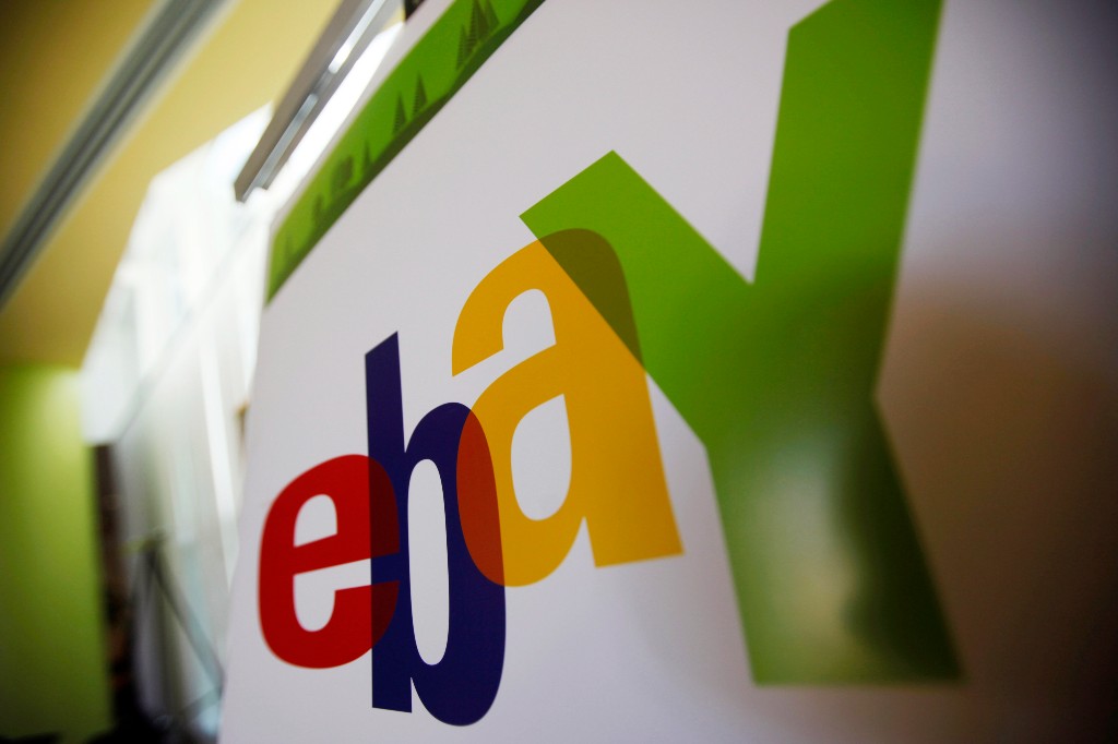 eBay ще плати повече от 50 милиона долара на двойка, изпратила хлебарки в случай на киберпреследване