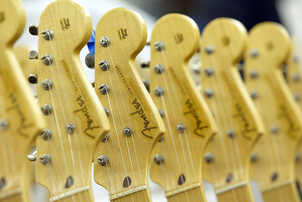 Производителят на китари Fender съди германския търговец на дребно Thomann в спор за авторски права