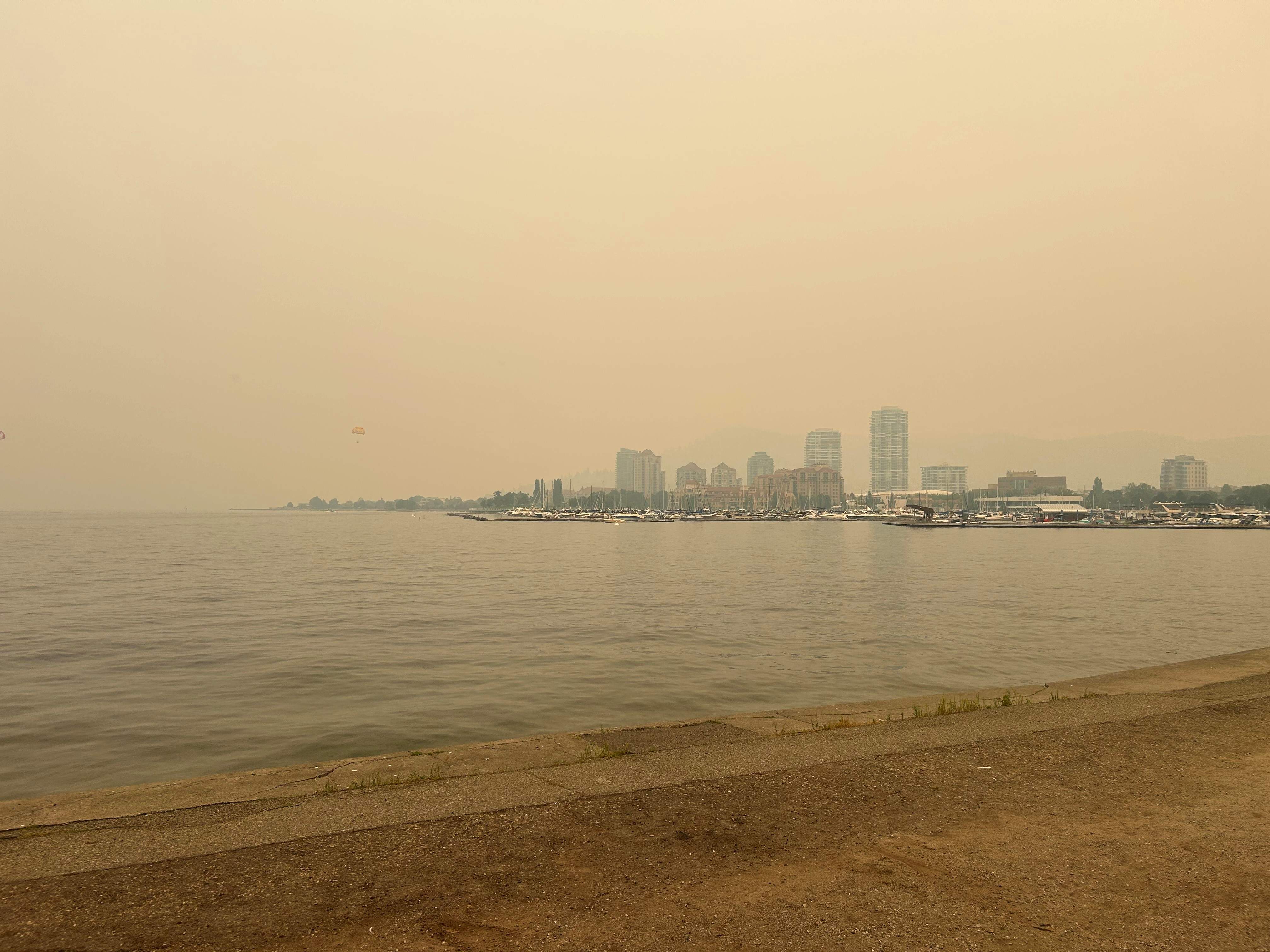 Wildfire smoke blankets Kelowna, prompting health warnings and disrupting summer plans