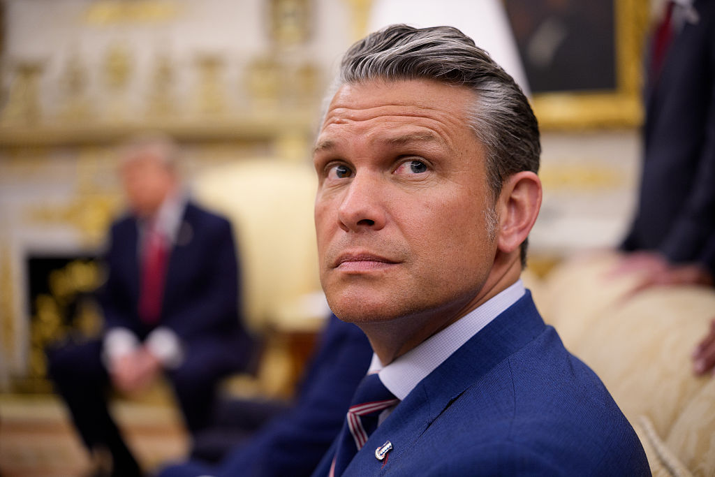 Pete Hegseth обявява политика за тестване на нивата на тестостерон на американските войници