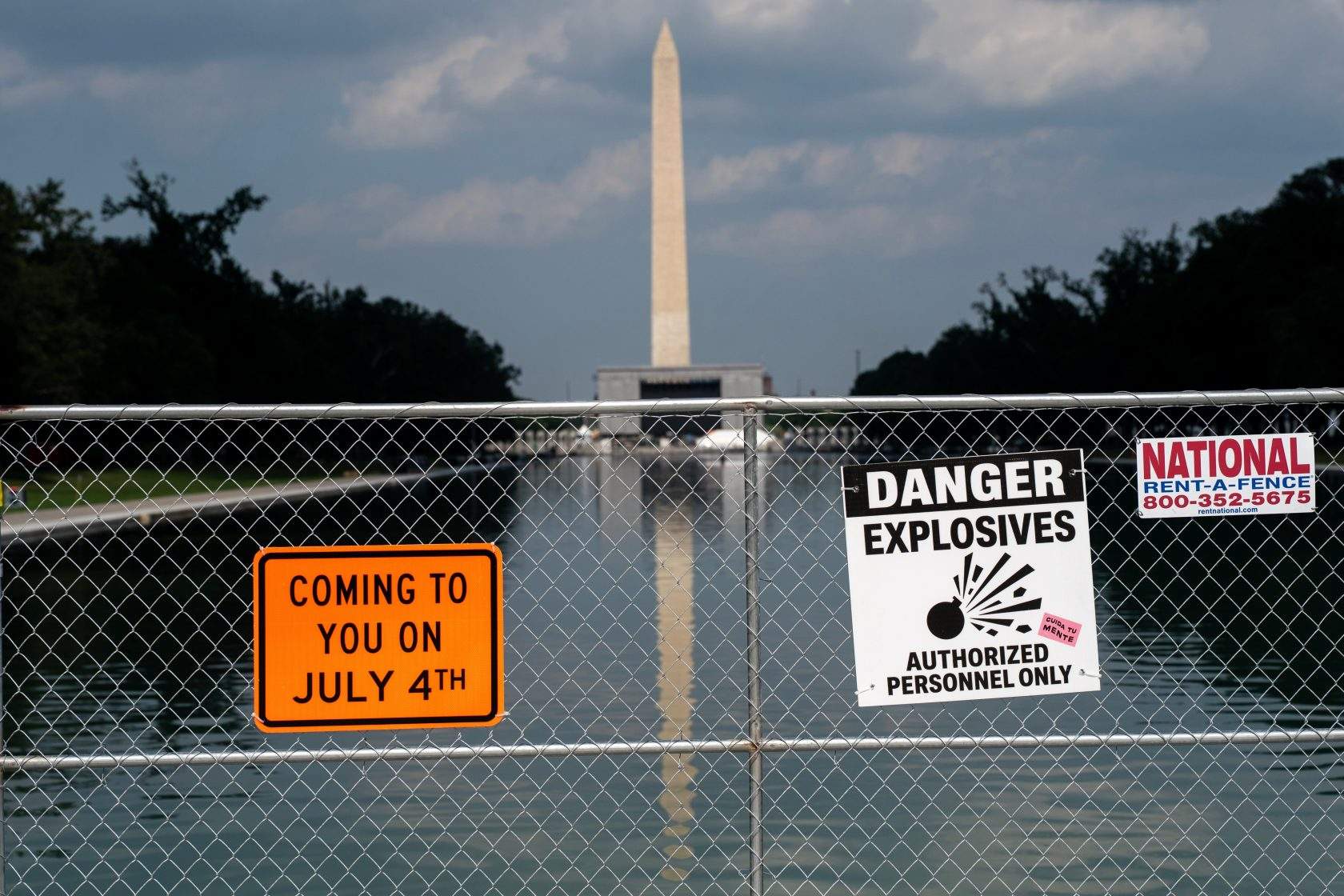 Former U.S. Olympian indicted over alleged vandalism of Reflecting Pool