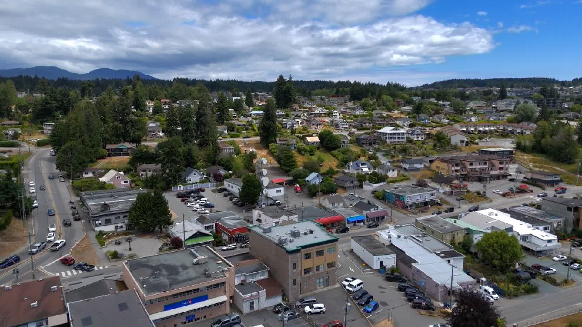 Powell River Residents Protest Encampments As Motion To Change Bylaw Is Defeated - Beritaja