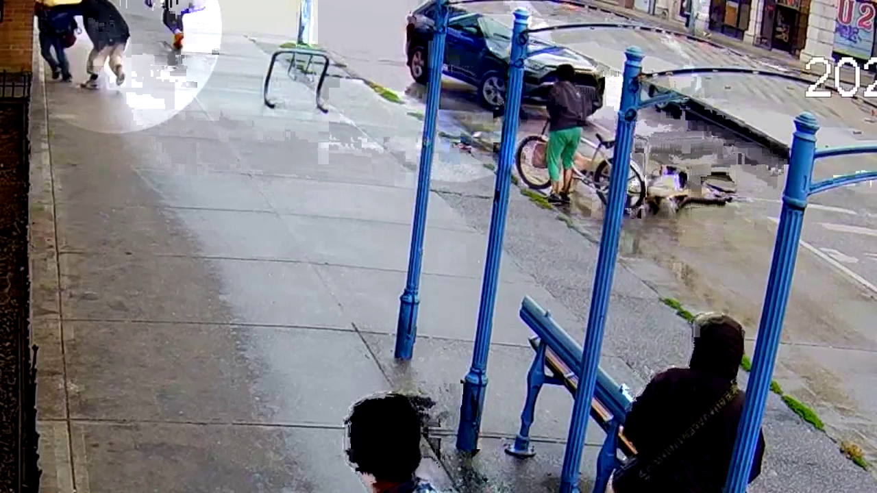 Vancouver police release video after assault on 75-year-old man in Downtown Eastside