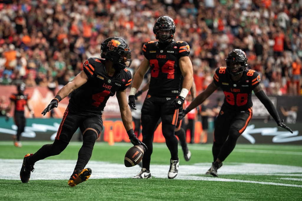 Surging Lions roll past Roughriders 30-16