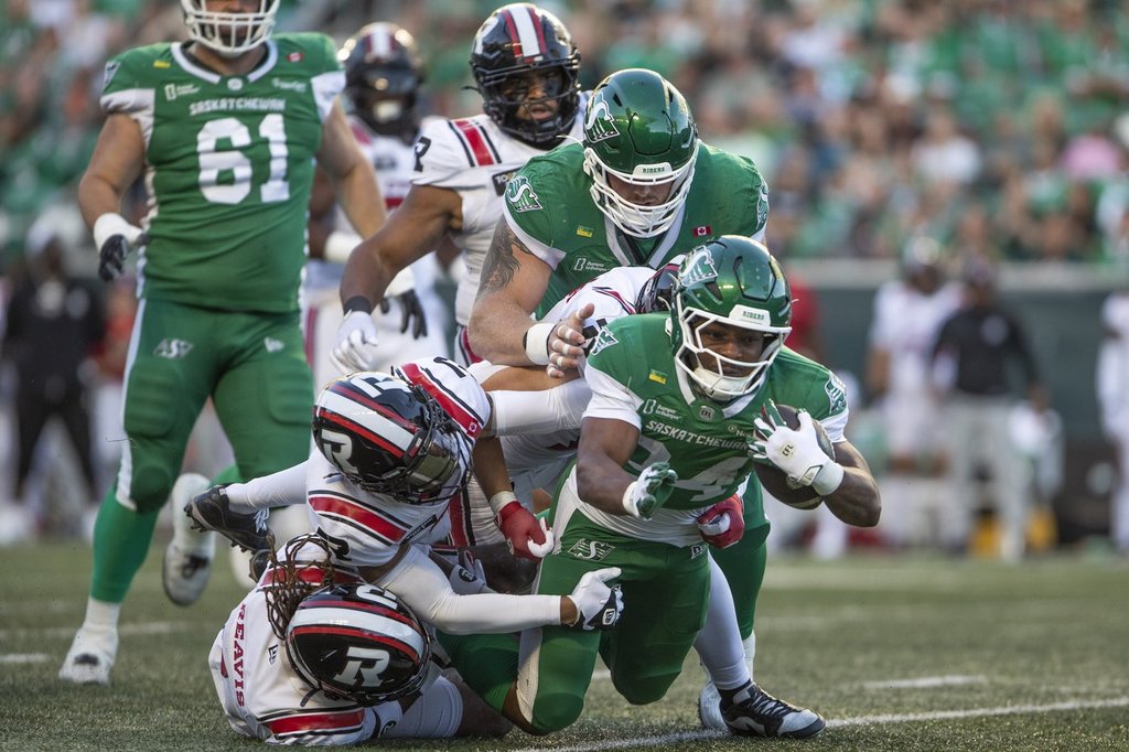 Roughriders надминават без победа Redblacks 42-20