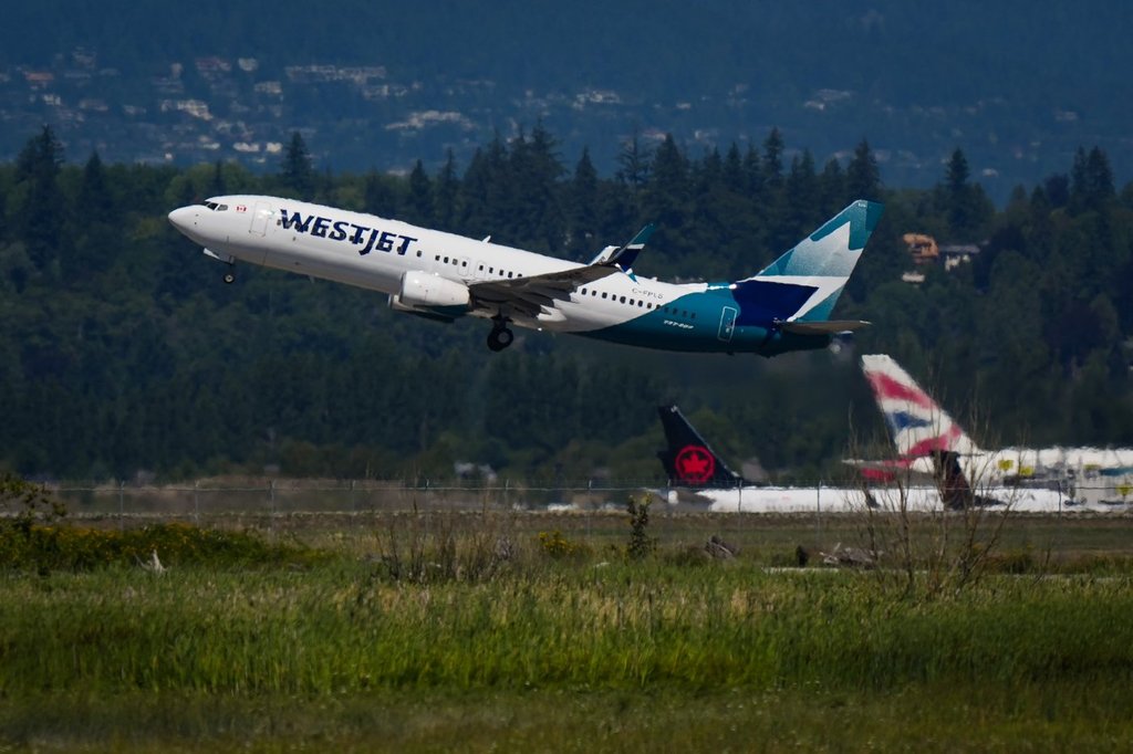 WestJet отмени 81 полета преди възможна стачка на стюардесите