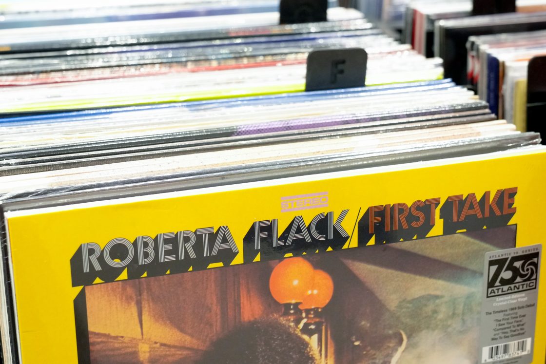Columbia House Record Club се затваря. Чакайте, все още беше в действие?