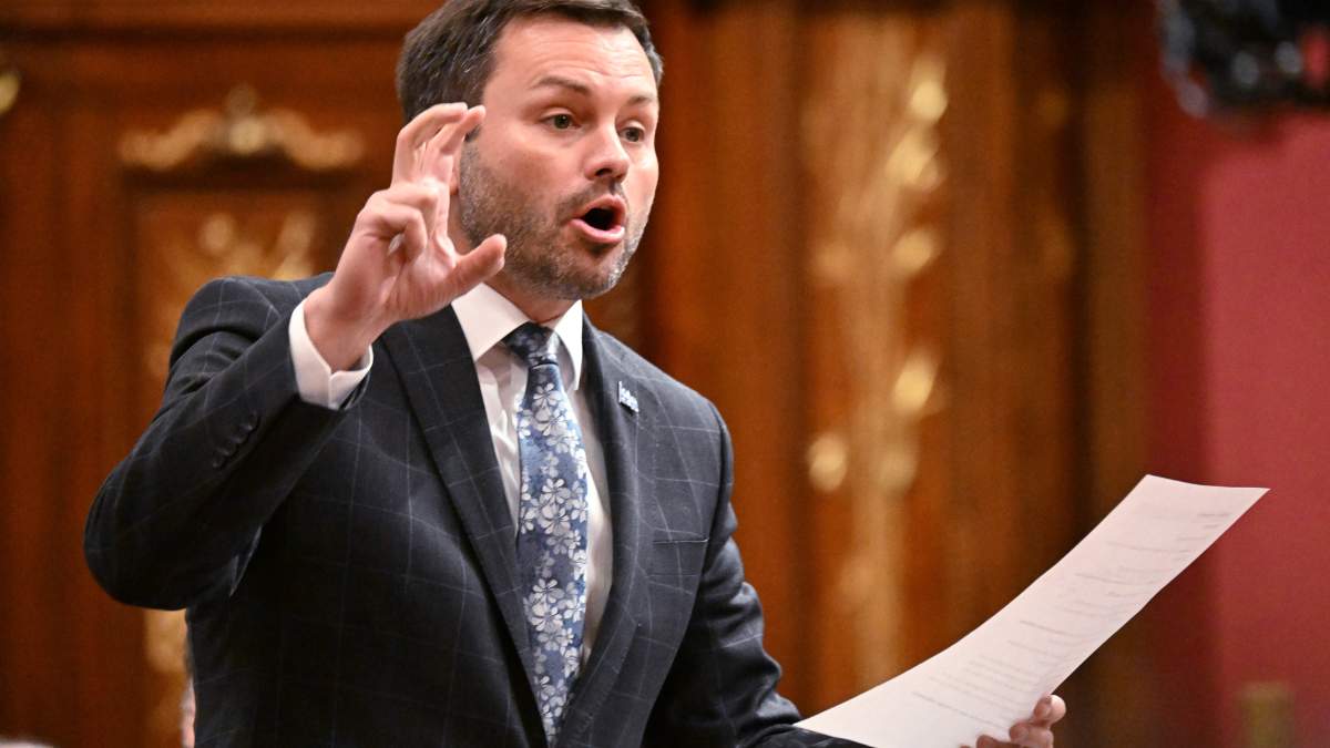 Quebec’s Milliard scoffs at PQ letter to anglophones