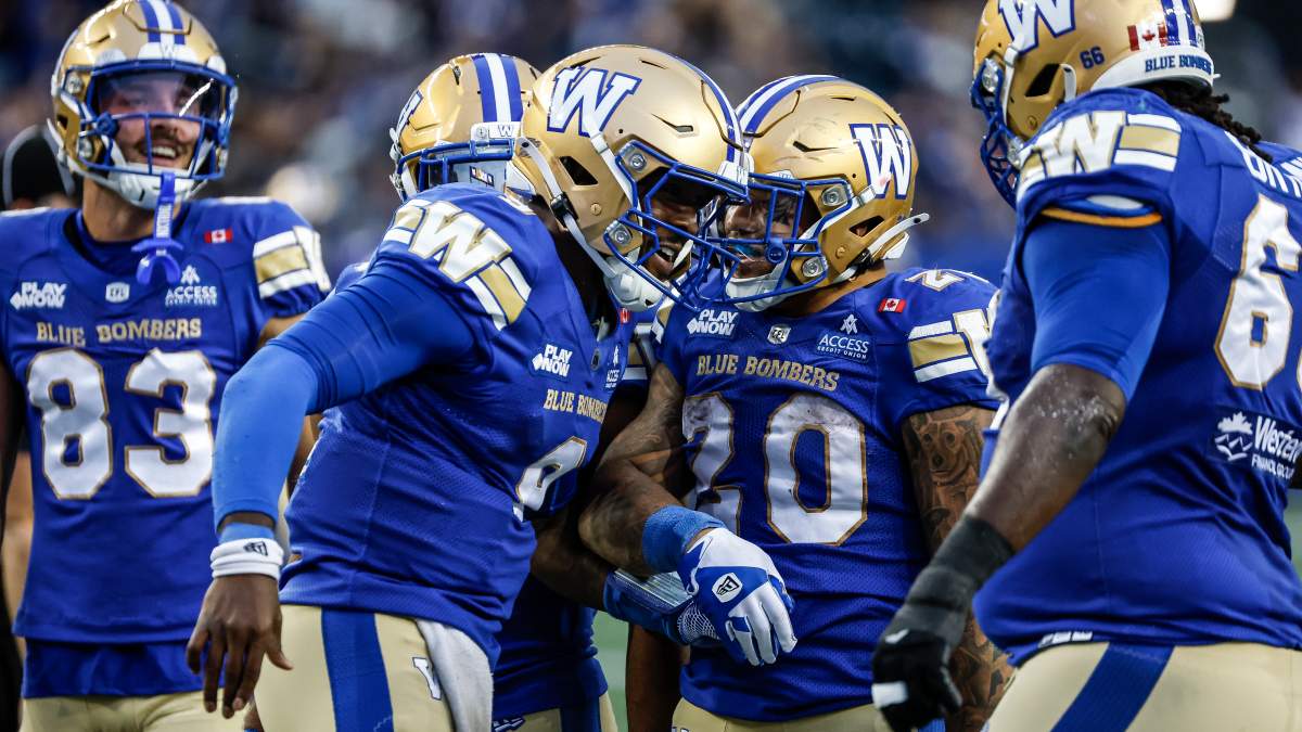 Big night from Oliveira gets Winnipeg Blue Bombers back in win column over winless Redblacks
