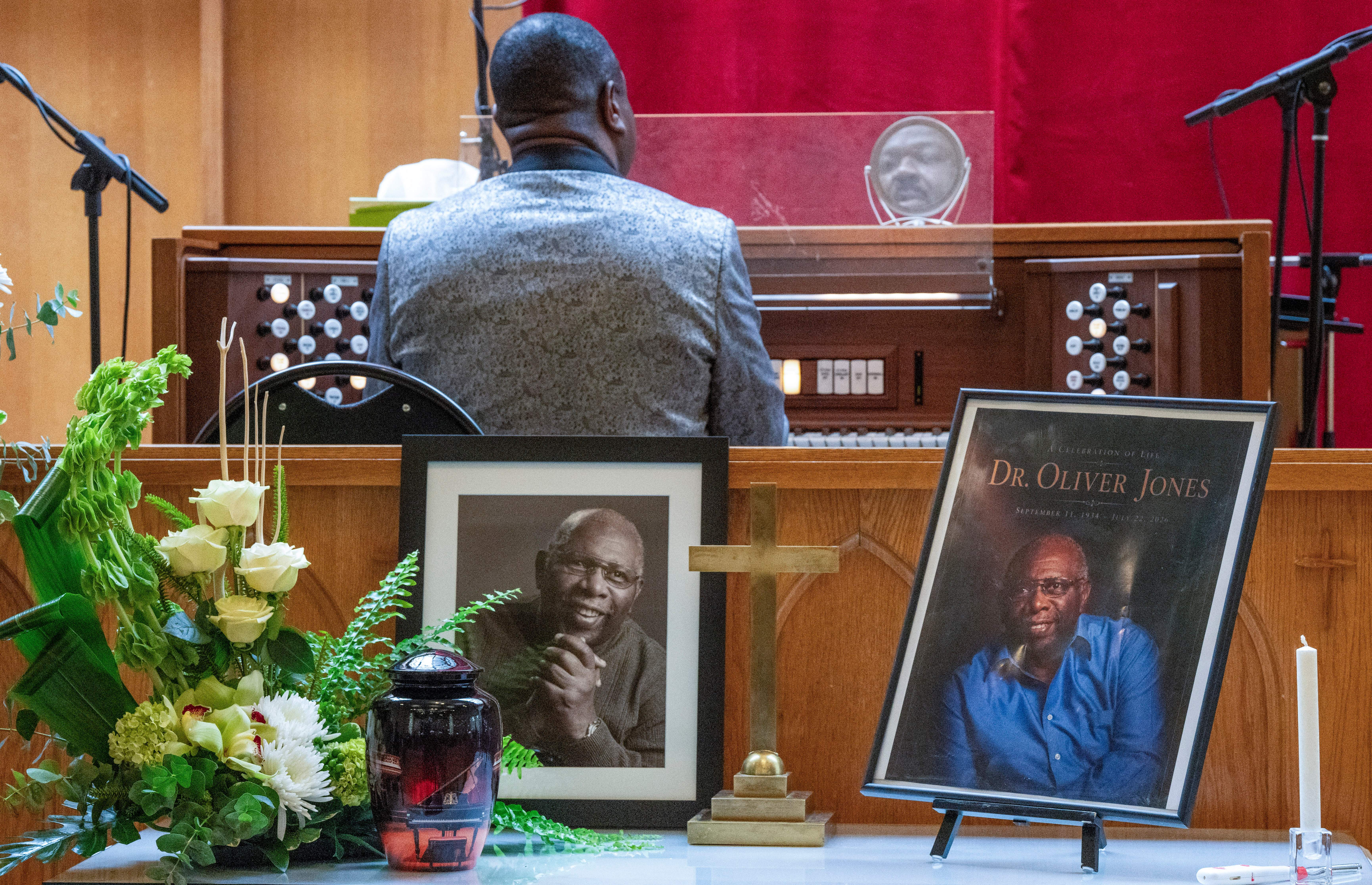 Montreal honours jazz legend Oliver Jones with funeral filled with music and tributes