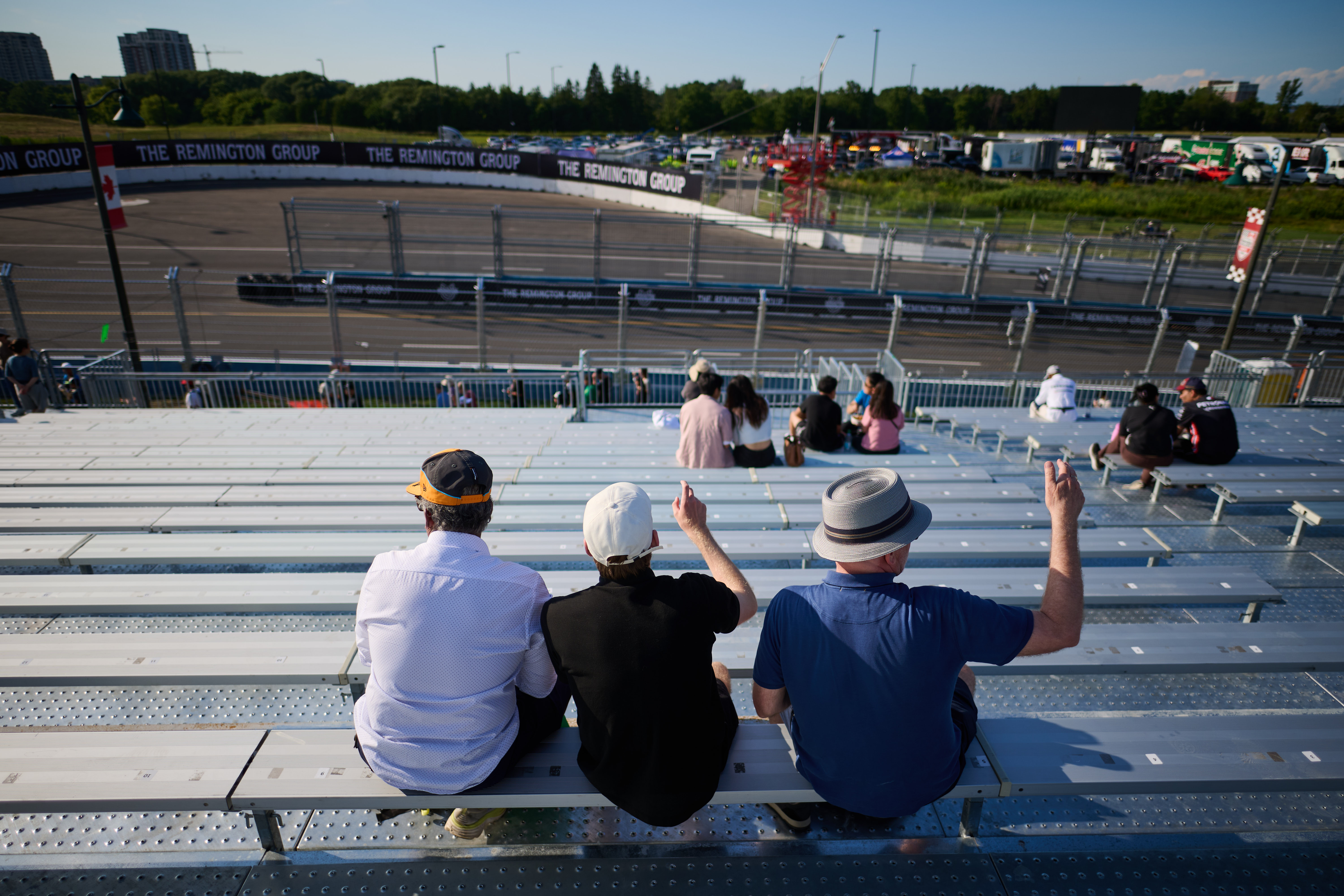 Началото на пистовите сесии на Honda Indy Markham след отмяна в петък
