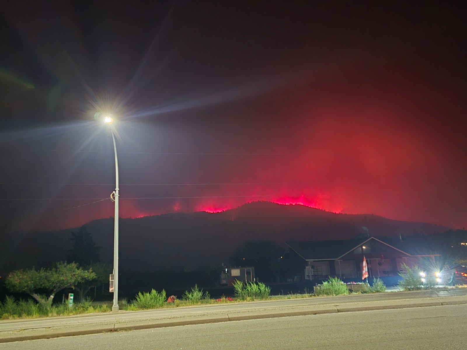 The Bald Range wildfire inches closer to Summerland, forcing the entire town to flee on Friday evening.