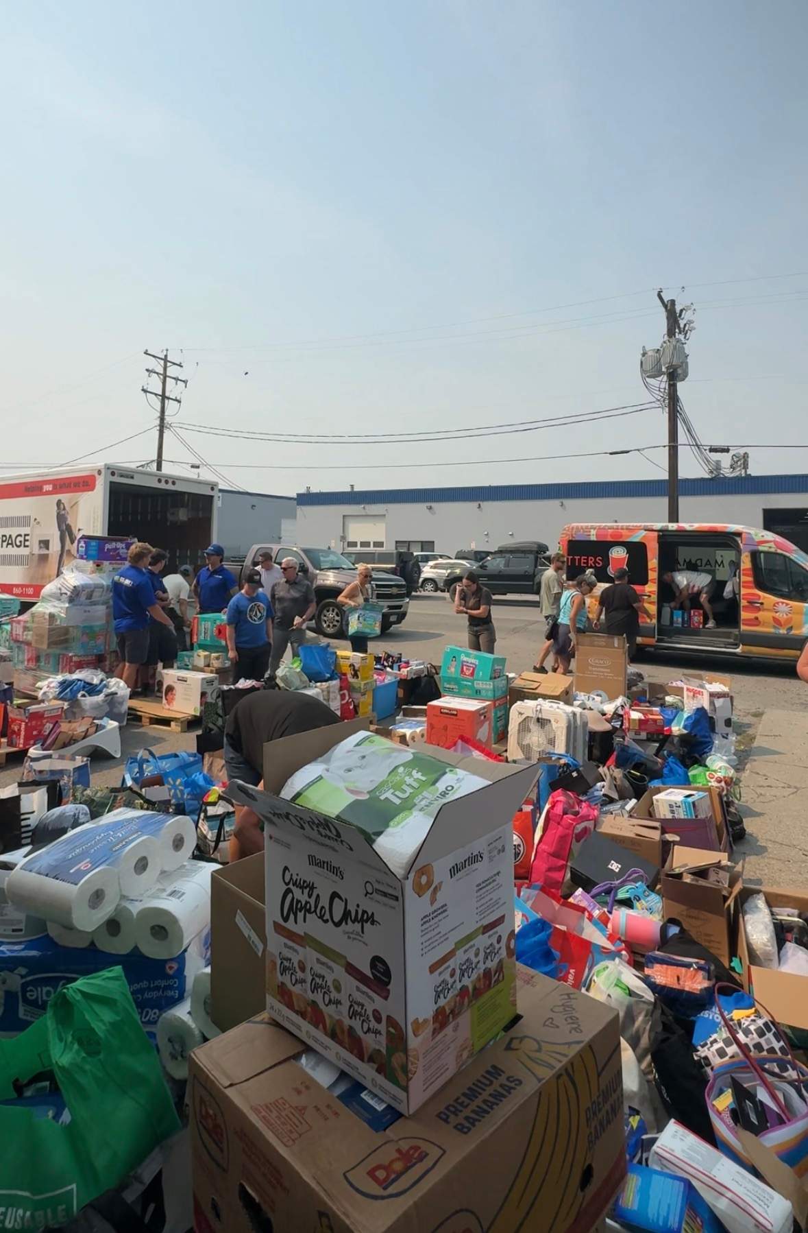 Multiple truckloads of donated goods have been picked up from Mamas for Mamas to support evacuees in the Kelowna area.