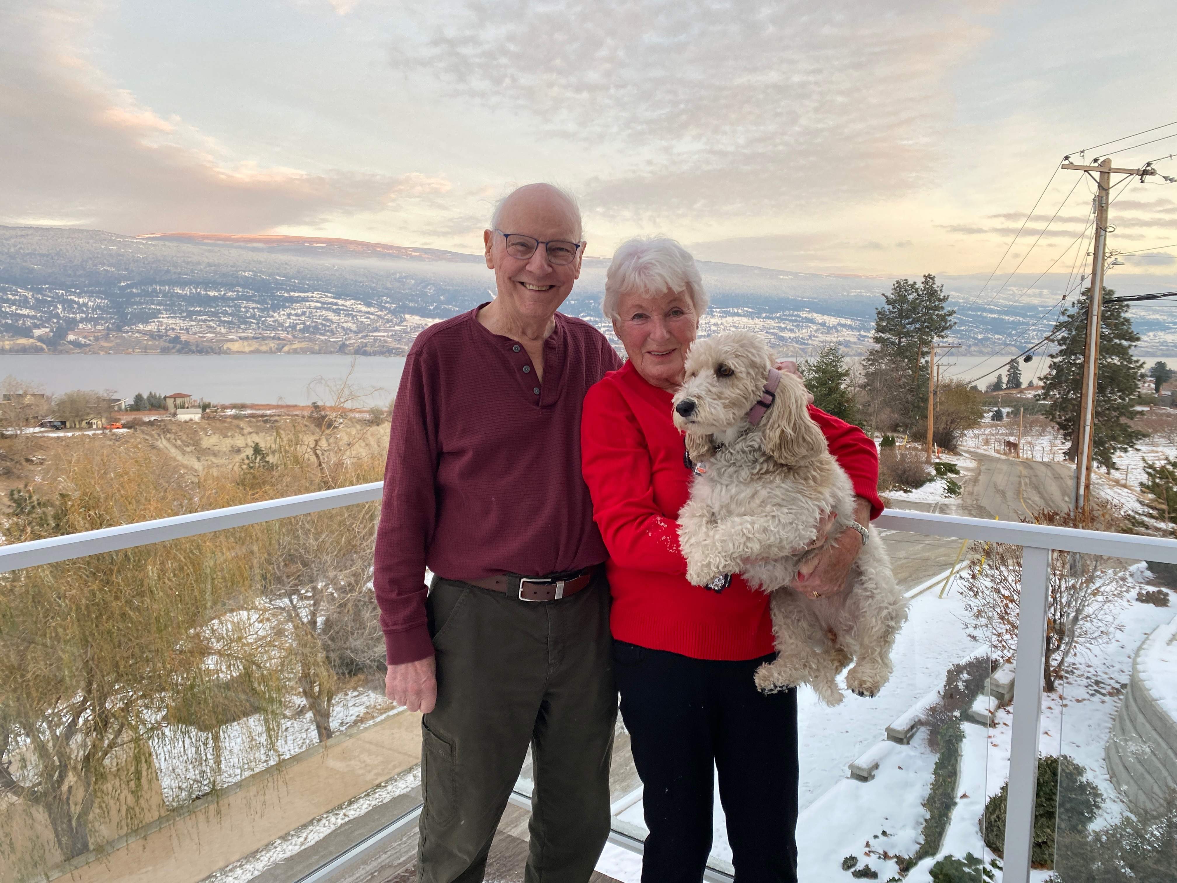 Seniors flee B.C. wildfire, found safe thanks to Apple AirTag and strangers' help