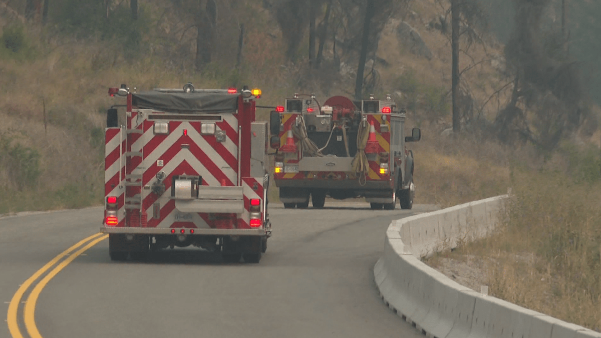Residents who remained in Okanagan wildfire evacuation zone need to leave, officials say