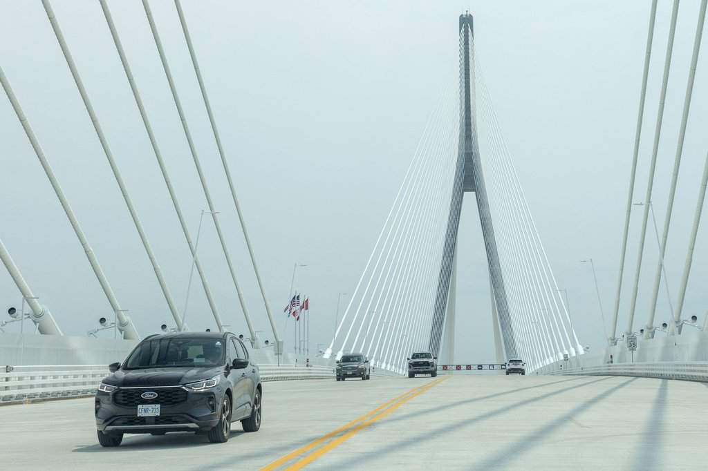 Gordie Howe Bridge sees over 41,000 vehicles cross into Canada in first 5 days