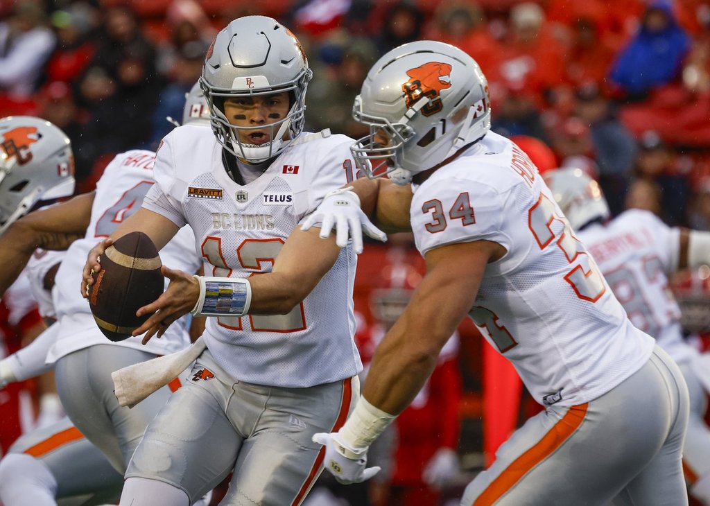 Lions оглавяват Stampeders 30-26 за трета поредна победа