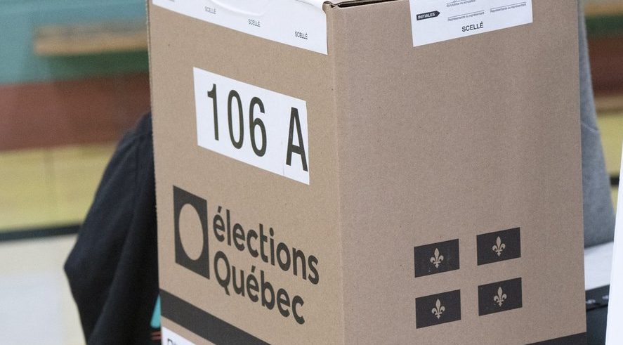 When will Quebec voters get bilingual mail voter cards?