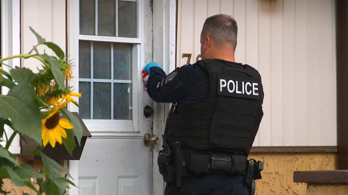 Neighbours told Global News that police had previous attended the home that members of the Edmonton police homicide unit were focusing their investigation on.