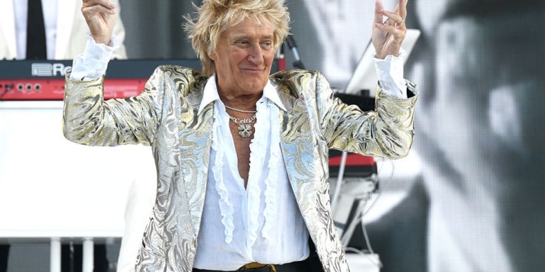 Rod Stewart cancels remaining tour dates after undergoing heart surgery