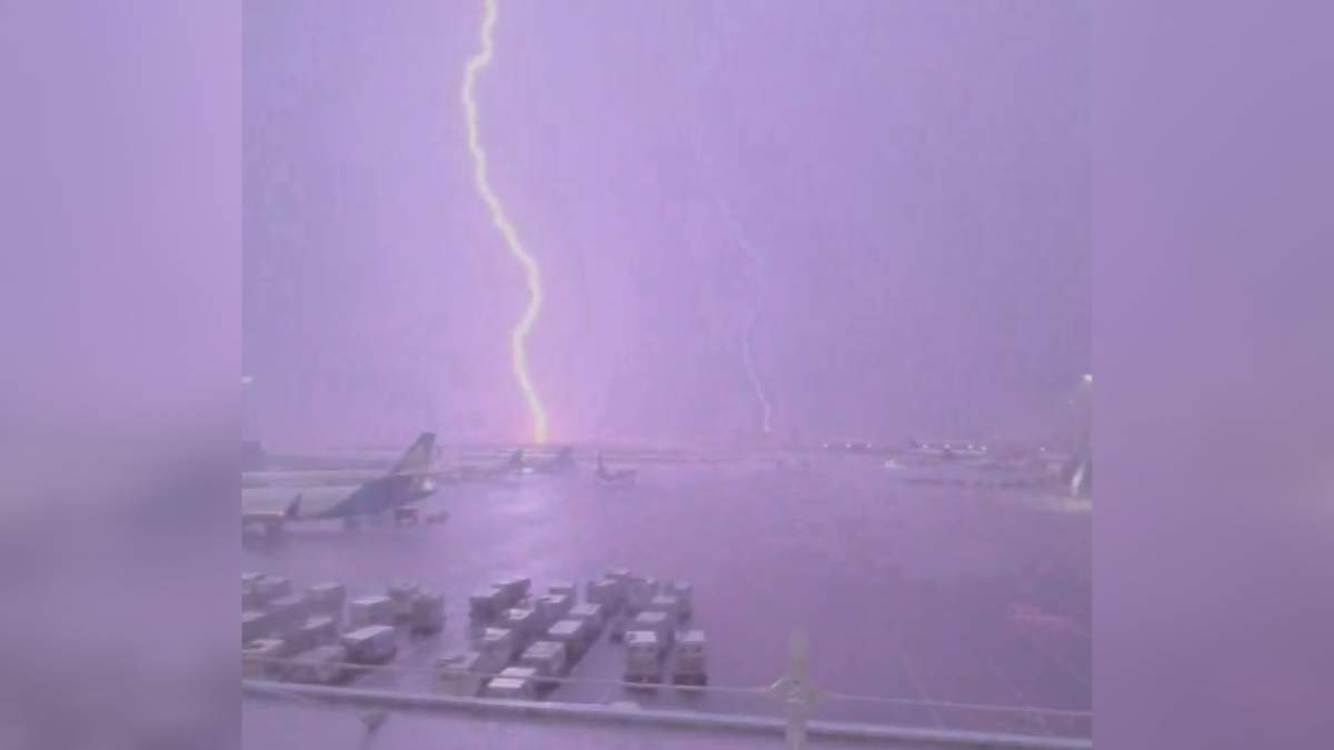 B.C. storm causes new wildfires, airport delays after more than 7K lightning strikes