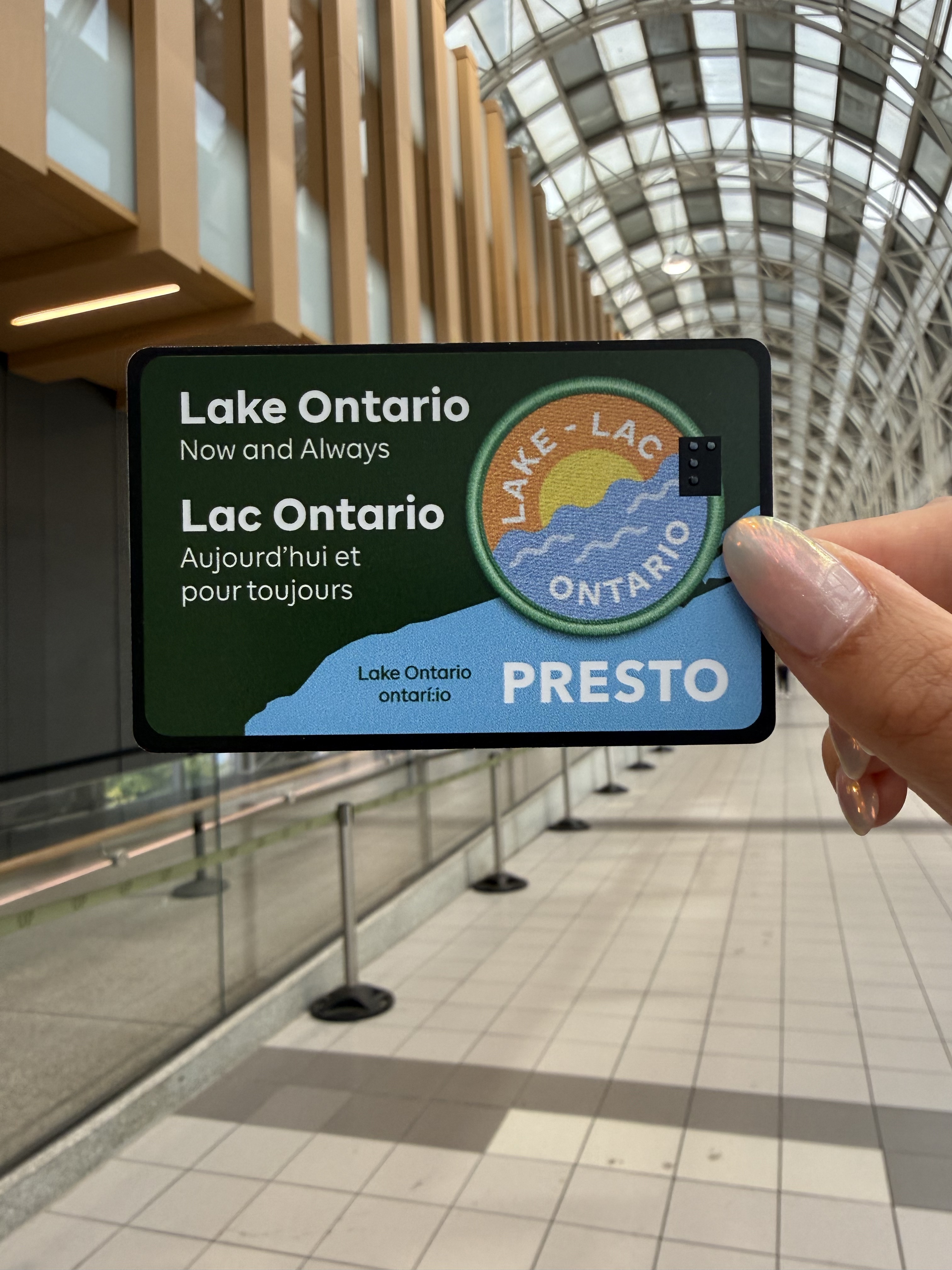 Metrolinx раздава ограничено издание на езерото Онтарио Presto карти на Union Station