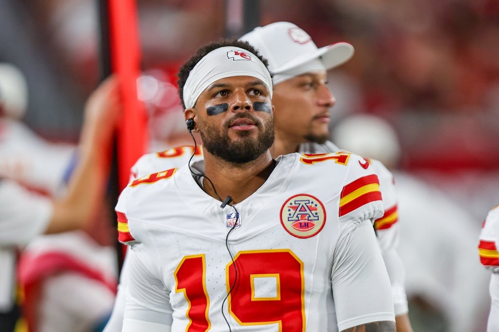 пр.н.е. Лъвовете подписват с бившия QB на Chiefs Крис Оладокун